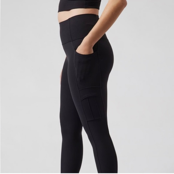 Athleta Salutation Cargo Black 7/8 Tights Size S Petite - Picture 1 of 8